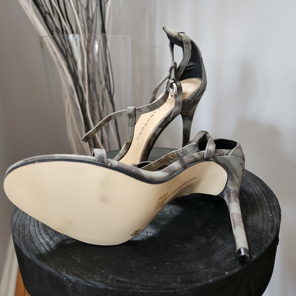 Shoes - Picture 4 of 4